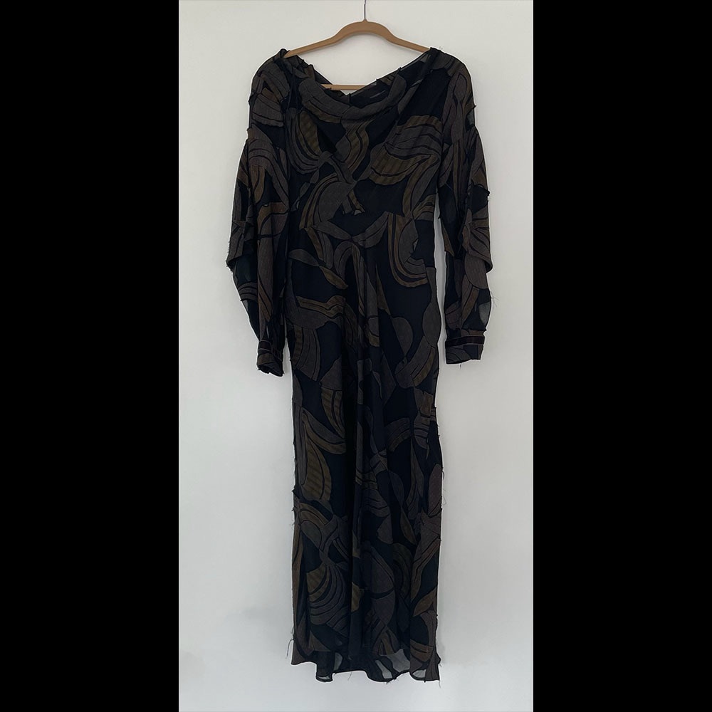 Limited Edition New Zara dress with tags. Includes leather belt.